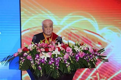 2、曹和平董事長(zhǎng)在第二屆全球吉商大會(huì)上做精彩發(fā)言.jpg
